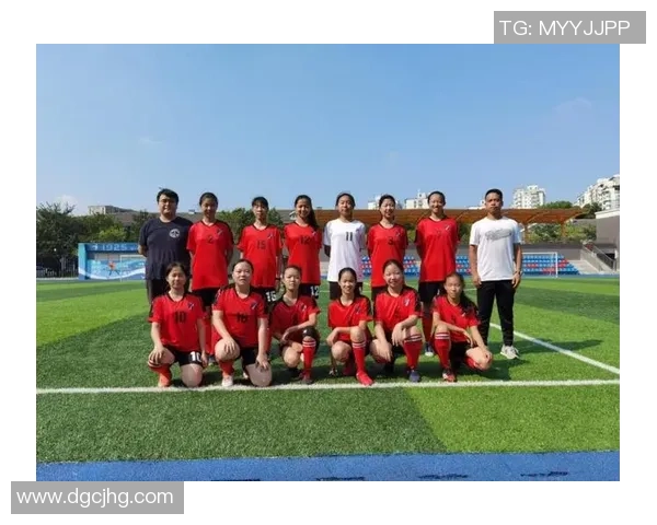 杭州足球队与成都足球队赛后复盘探讨团队协作的成功与不足之处