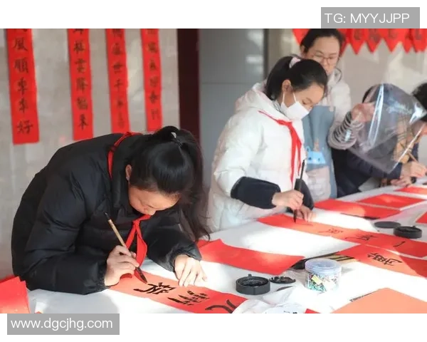 足球明星们送上新年祝福愿你在新的一年里球技更精湛生活更美好